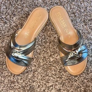 Italian ShoeMakers Gold Sandals 🔥🔥🔥